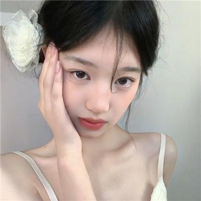 艾莉莎‧施莱辛格:战妆